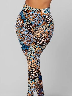 BNWT - LiCi Fit High-Waist Legging in Enchanted